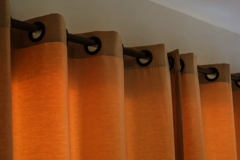 Tringles à rideaux, des accessoires de décoration